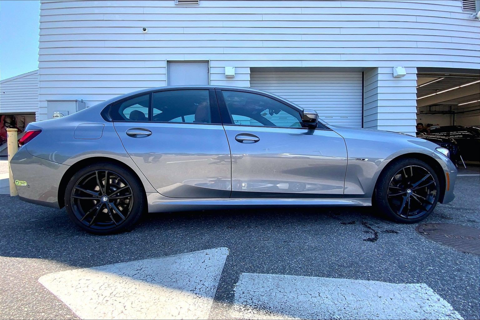 Used 2023 BMW 330e xDrive w/ M Sport Package AWD/4WD image 8