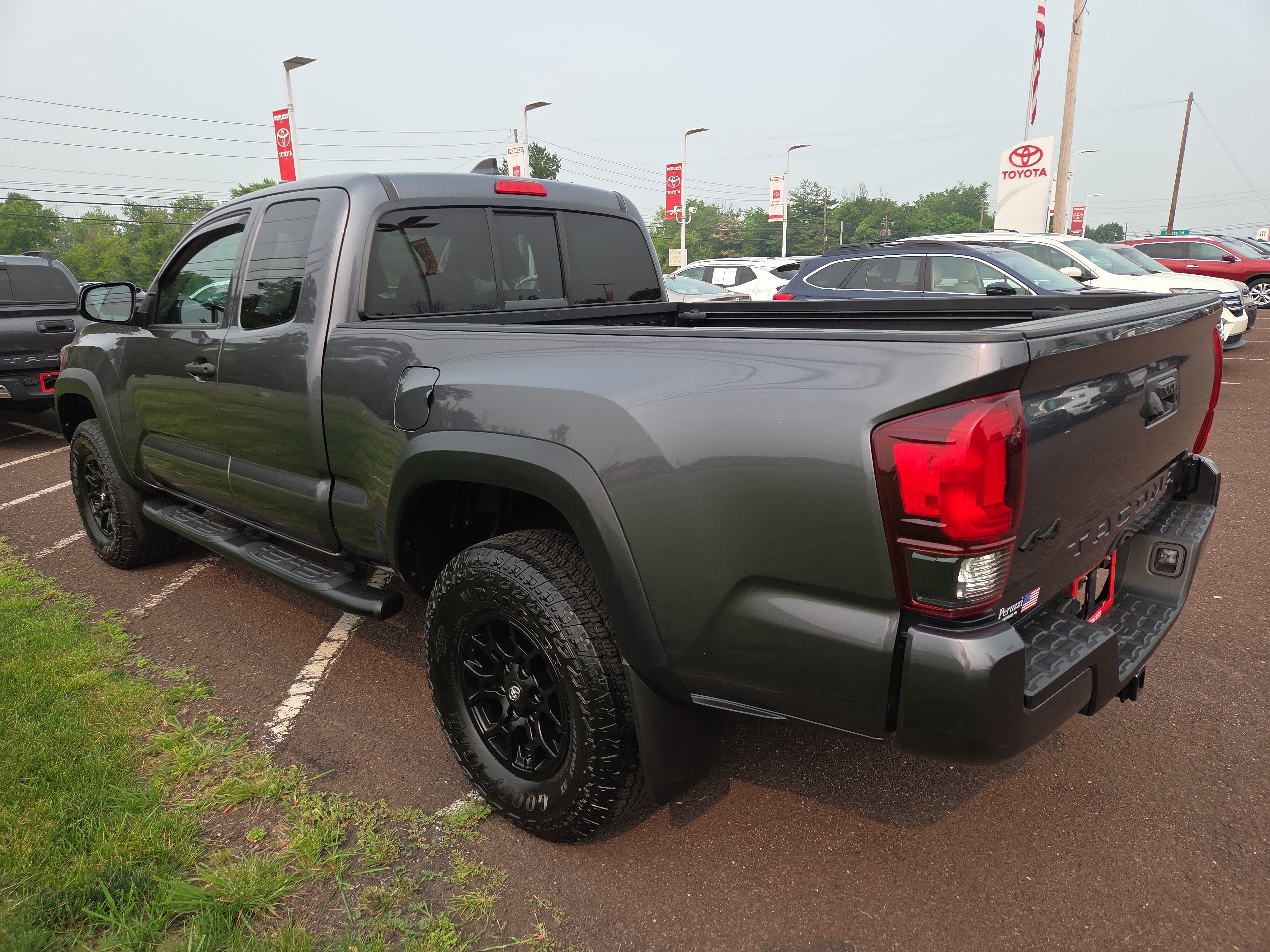 Certified 2020 Toyota Tacoma SR w/ SX Package AWD/4WD image 5