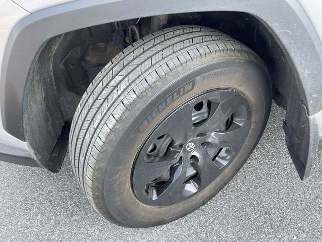 Certified 2021 Toyota RAV4 LE AWD/4WD image 10