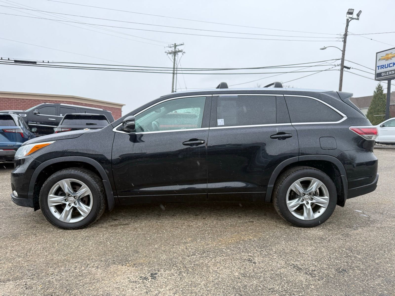 Used 2015 Toyota Highlander Limited image 3