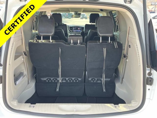 Used 2024 Chrysler Pacifica Touring-L image 35