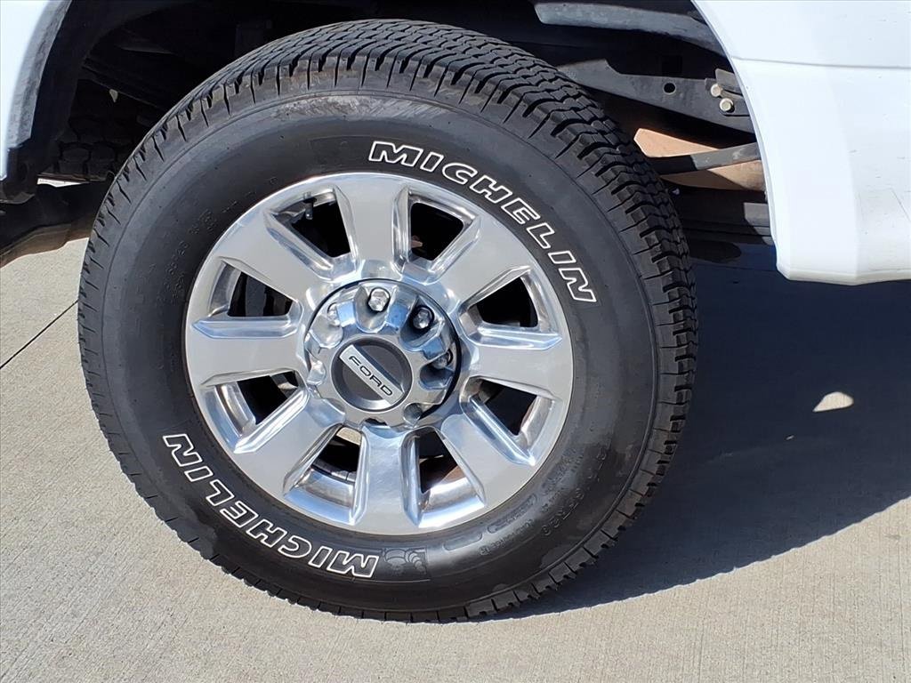 Used 2022 Ford F350 Platinum w/ FX4 Off-Road Package image 12