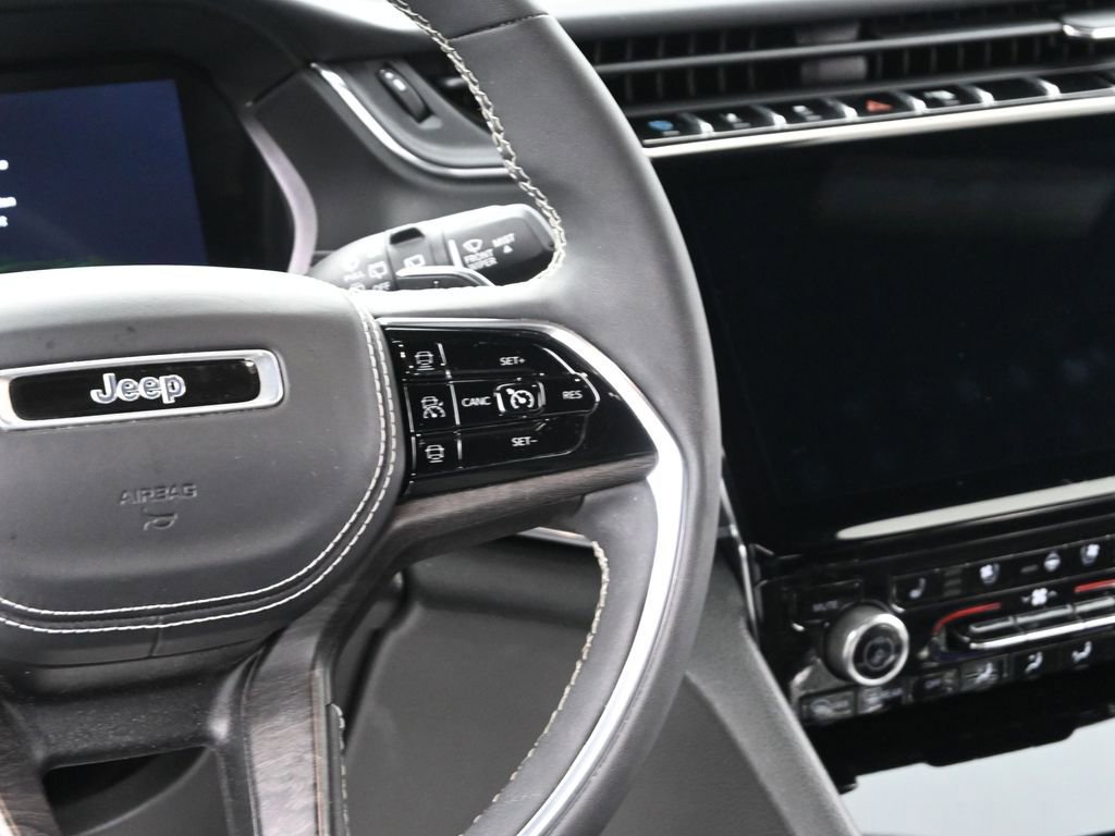 Used 2022 Jeep Grand Cherokee Overland image 26