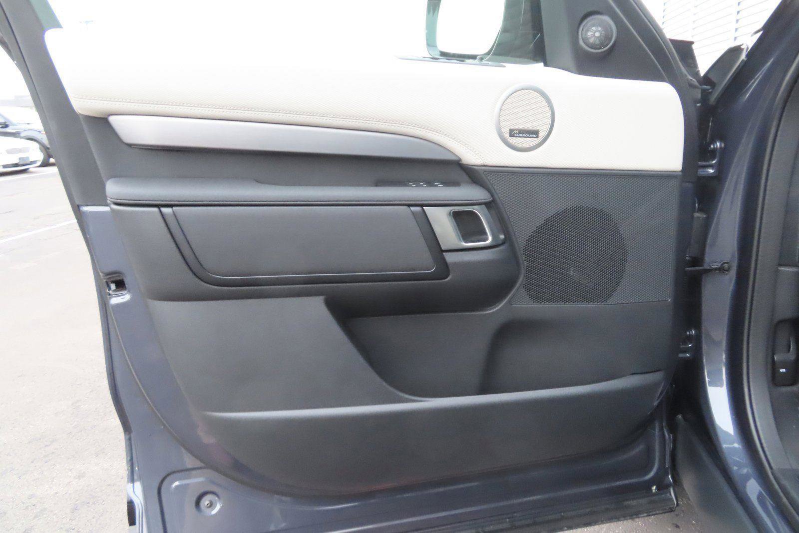 New 2024 Land Rover Discovery Dynamic SE AWD/4WD image 30