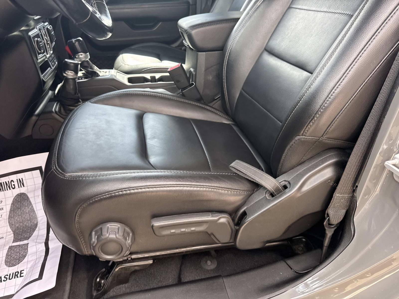 Used 2020 Jeep Gladiator Overland AWD/4WD image 16