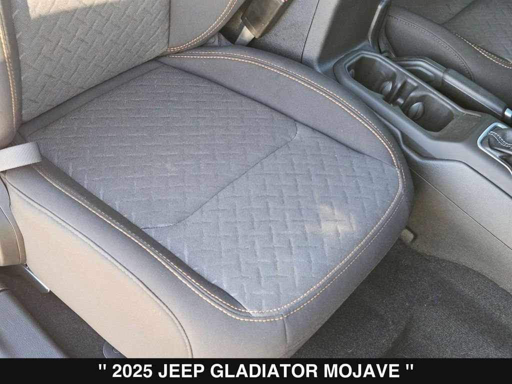 Used 2025 Jeep Gladiator Mojave w/ Convenience Group image 34