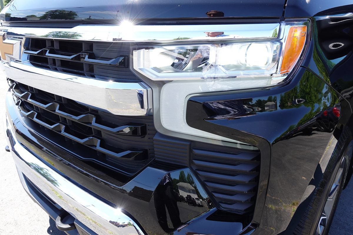 Used 2024 Chevrolet Silverado 1500 LT AWD/4WD image 57