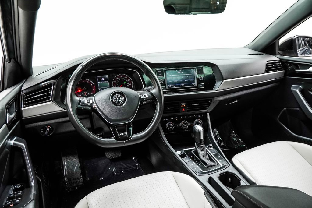 Used 2021 Volkswagen Jetta R-Line w/ R-Line Cold Weather Package image 5