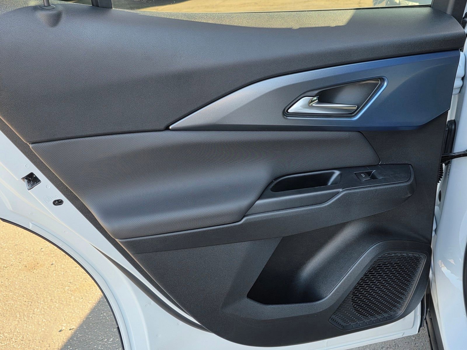 New 2026 Chevrolet Equinox EV LT image 13