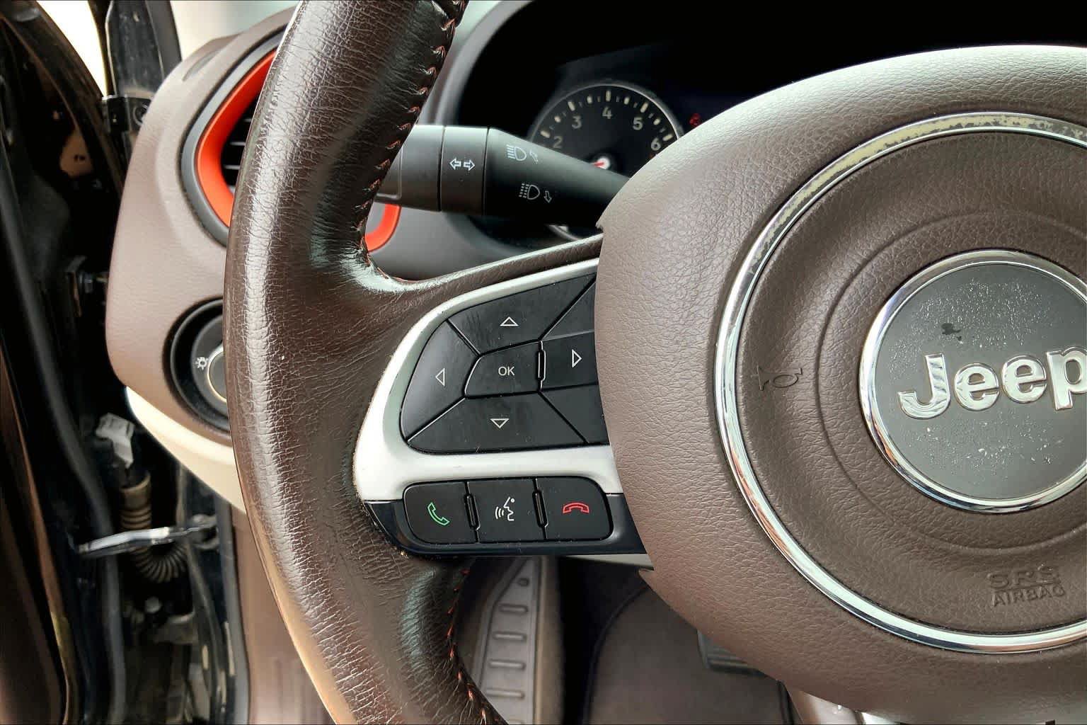 Used 2015 Jeep Renegade Limited AWD/4WD image 23