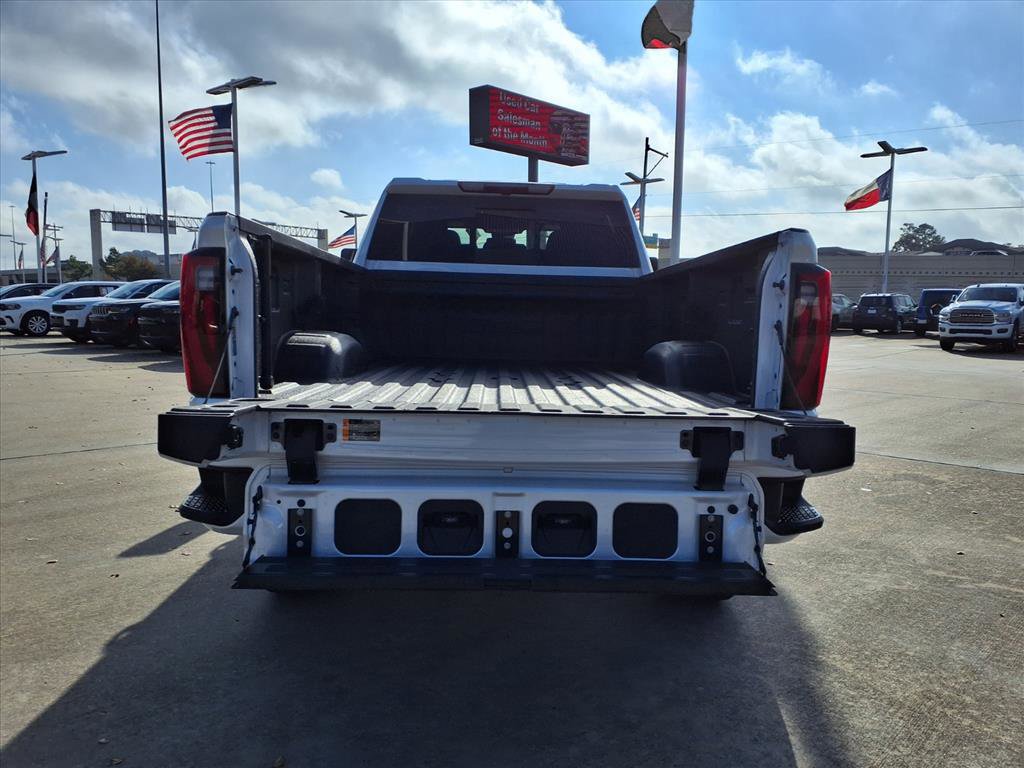 Used 2025 GMC Sierra 3500 Denali image 10