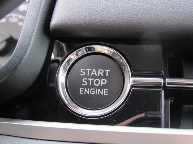 New 2026 Mitsubishi Outlander SE image 17