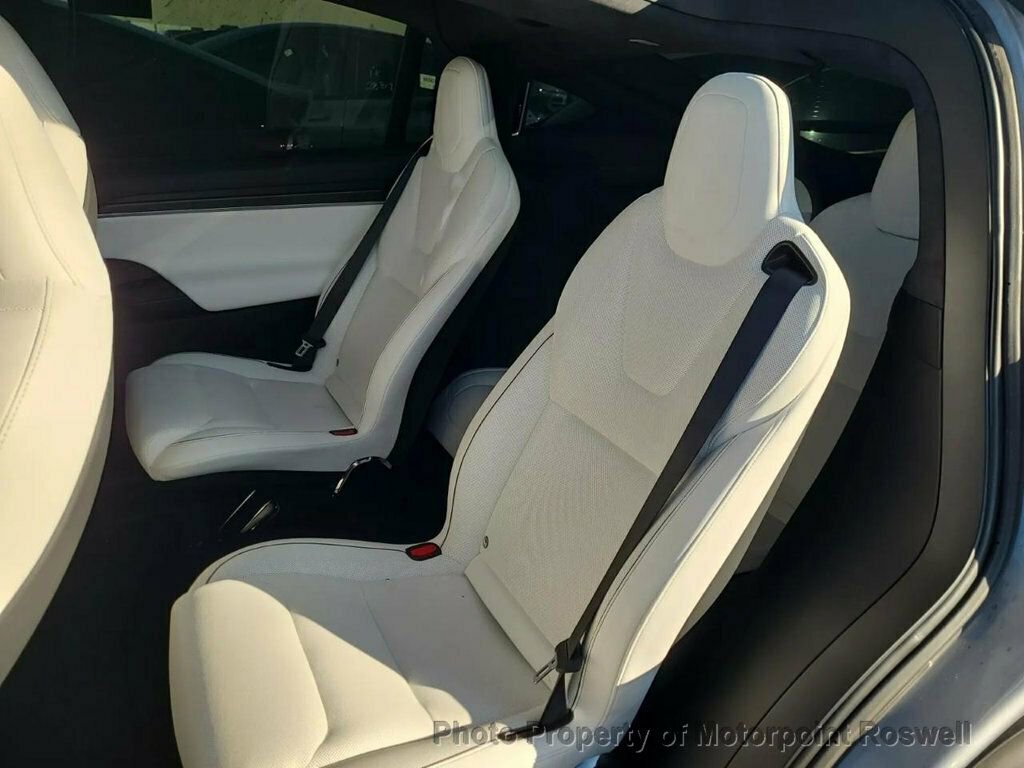 Used 2024 Tesla Model X Plaid image 3