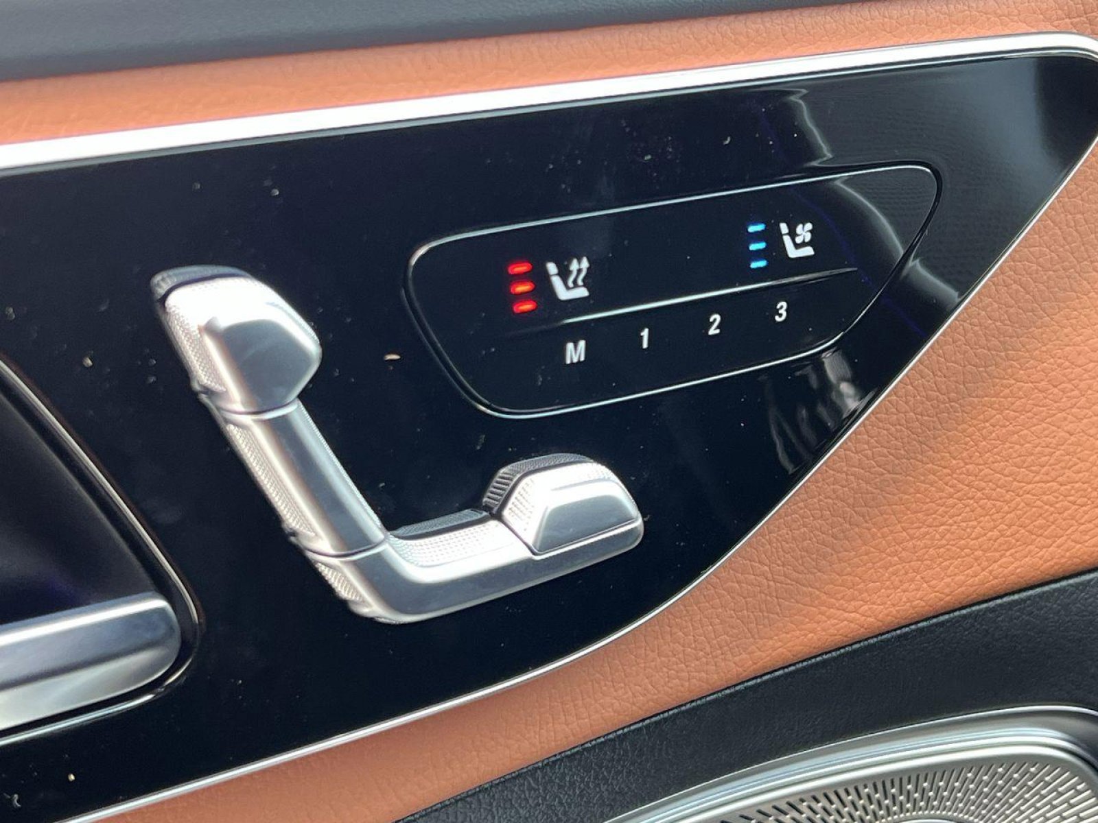 New 2025 Mercedes-Benz C 300 4MATIC Sedan image 33