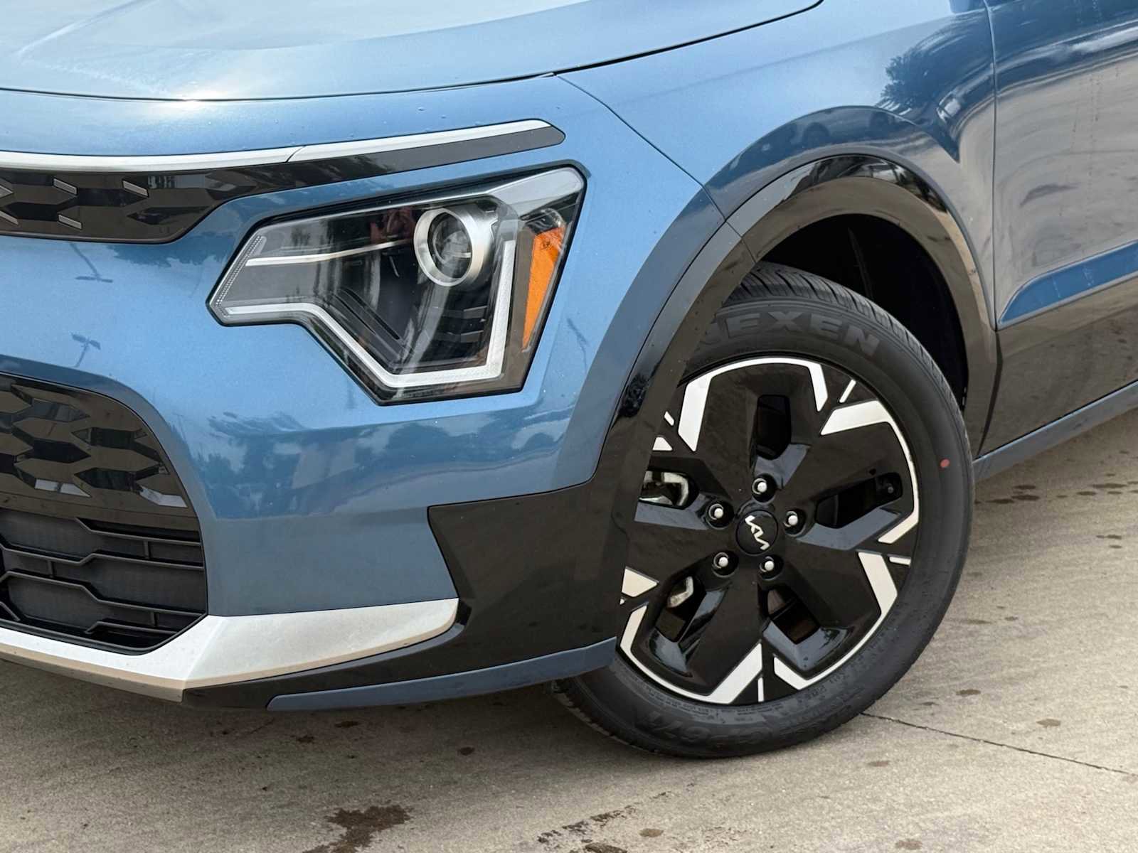 Certified 2024 Kia Niro Wind FWD image 3