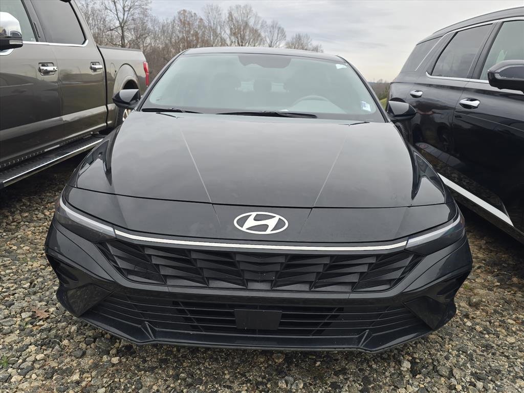 Certified 2024 Hyundai Elantra SEL w/ Convenience Package image 2