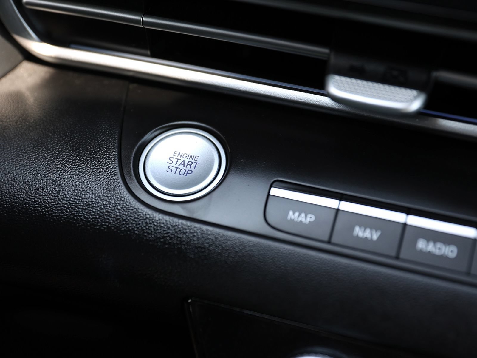 Certified 2025 Hyundai Elantra SEL FWD image 25