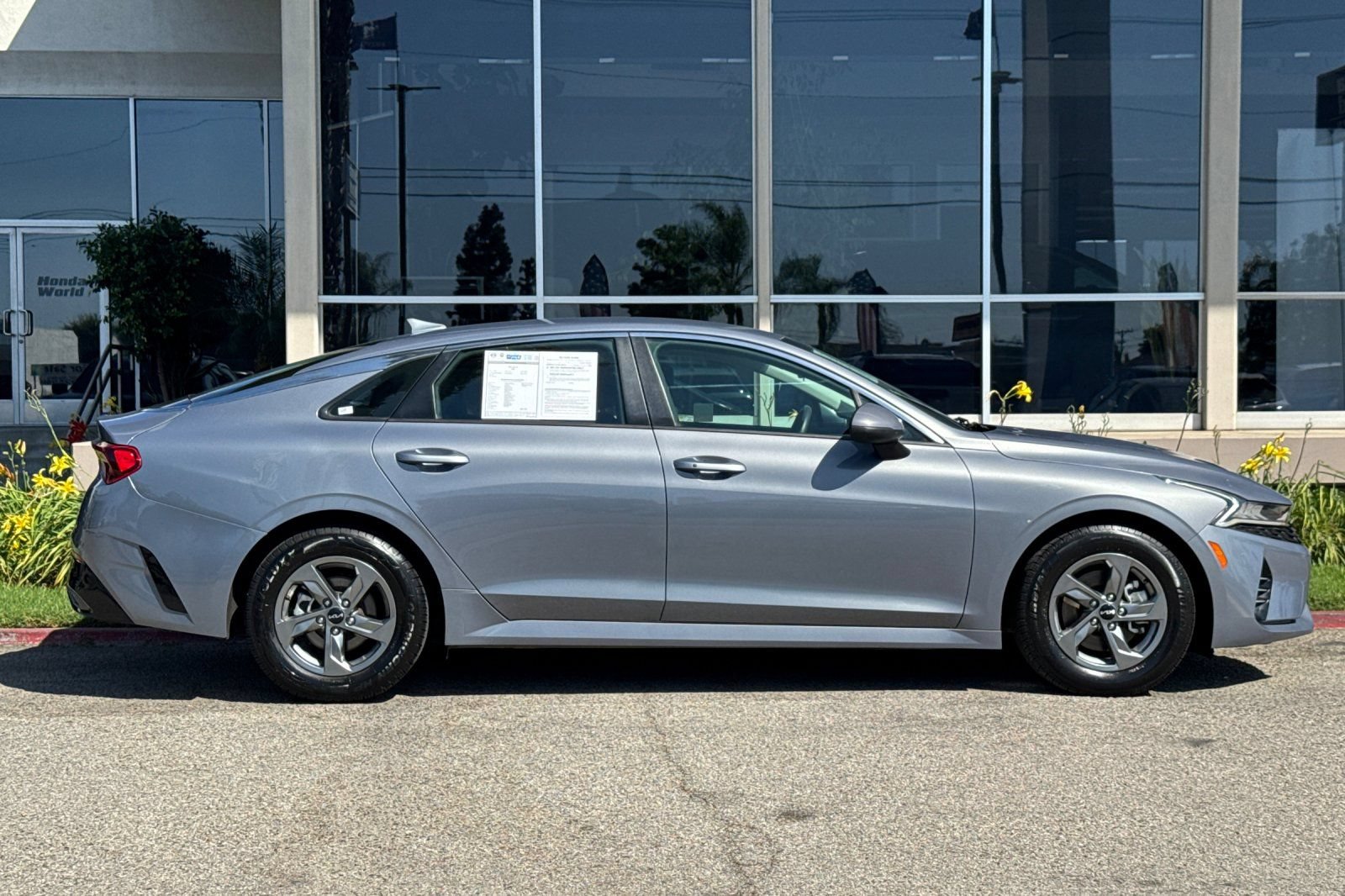 Used 2022 Kia K5 LXS FWD image 3