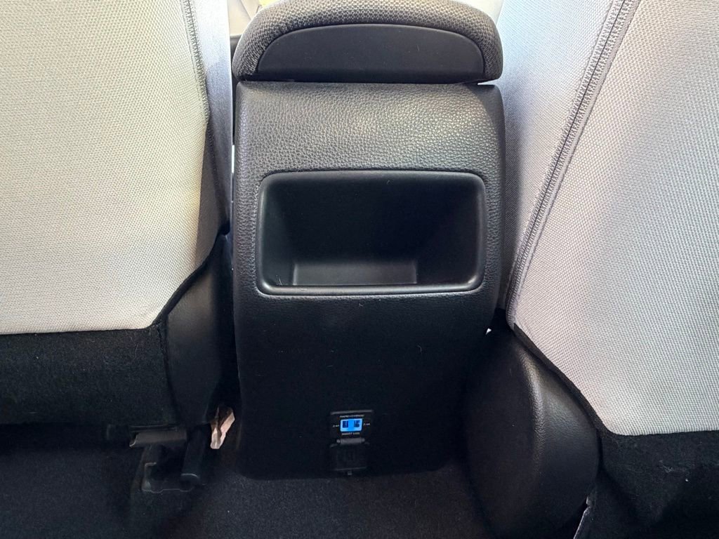 Used 2022 Toyota Corolla LE image 32