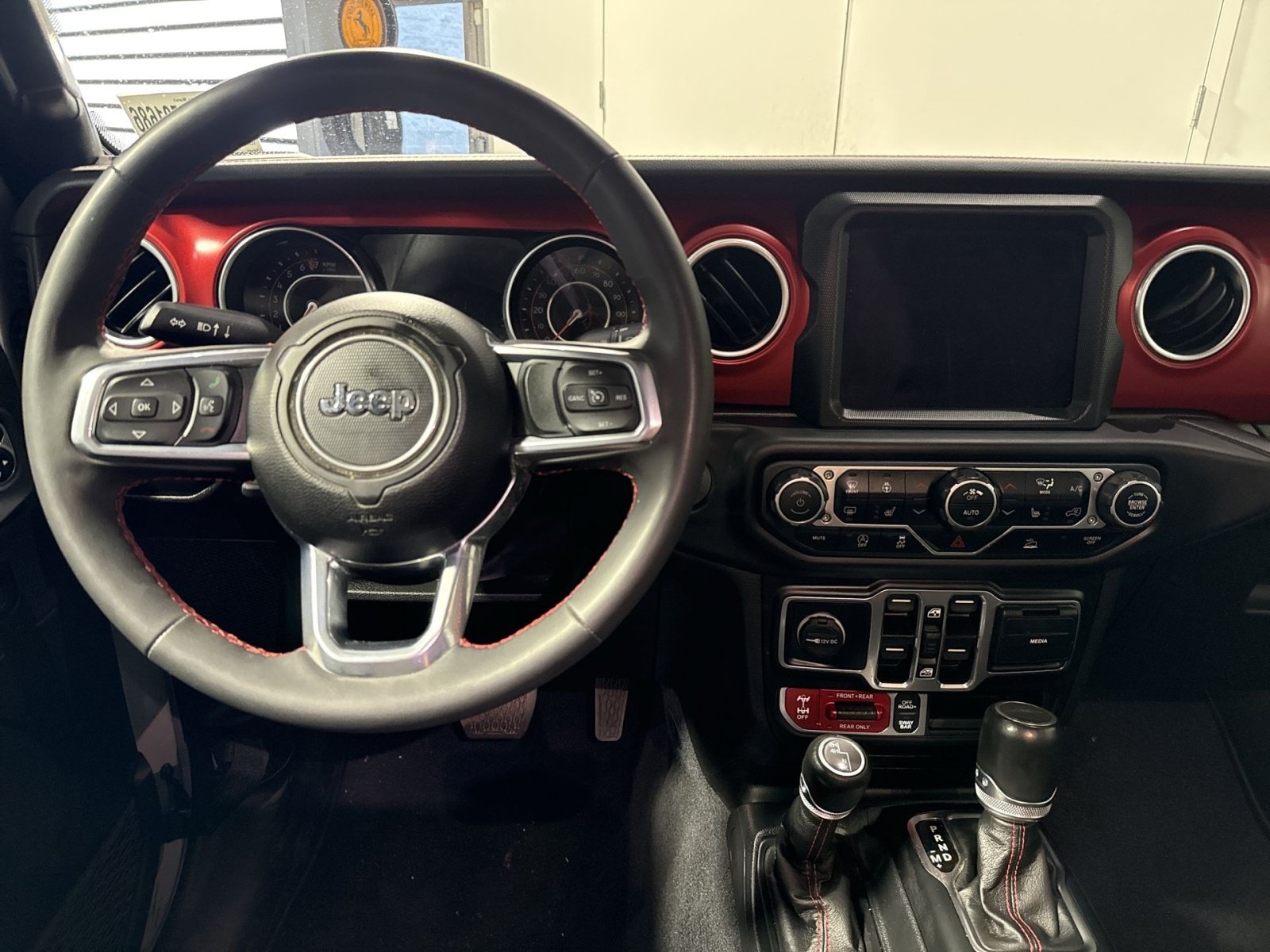 Used 2023 Jeep Gladiator Rubicon w/ Cold Weather Group AWD/4WD image 29