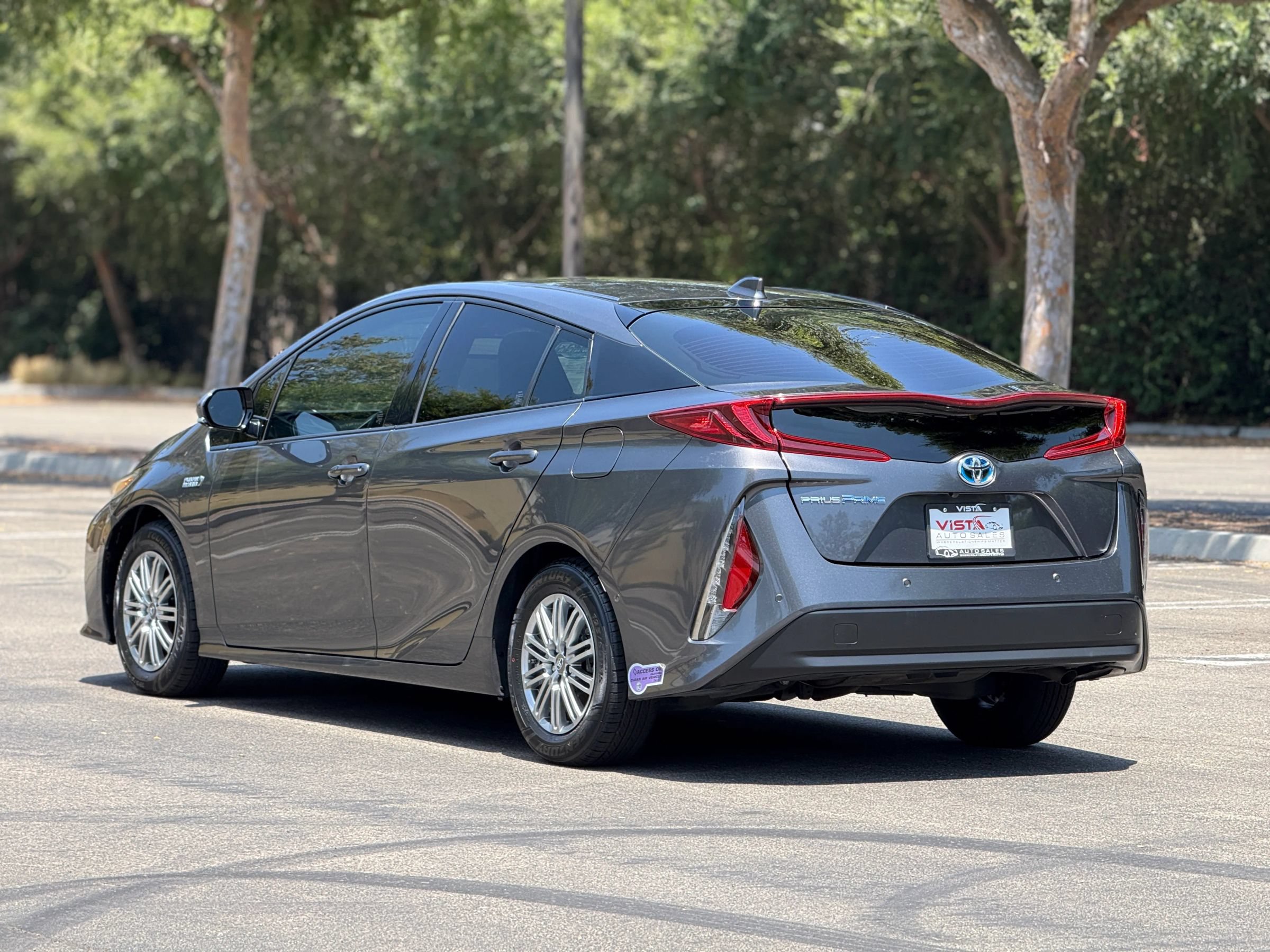Used 2019 Toyota Prius Prime Advanced w/ Carpet Mat Package FWD image 5