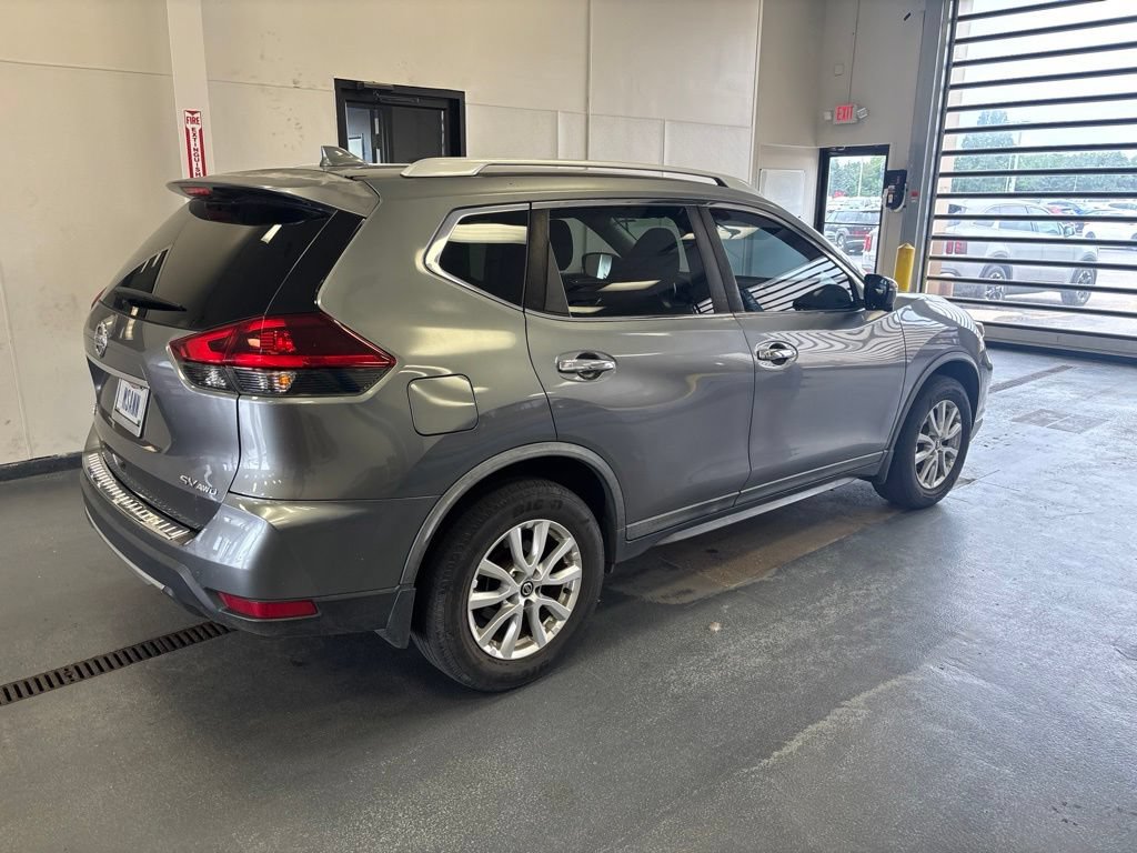 Used 2018 Nissan Rogue SV w/ Premium Package AWD/4WD image 10