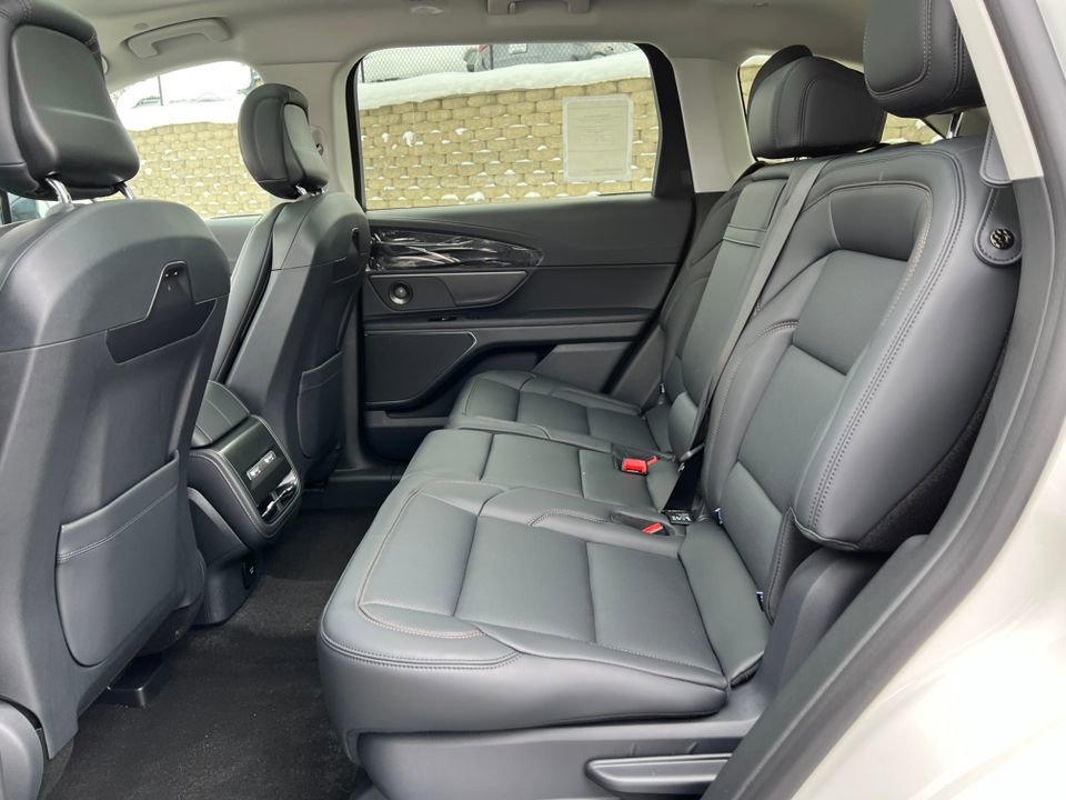 New 2026 Lincoln Nautilus Premier w/ Equipment Group 102A AWD/4WD image 5