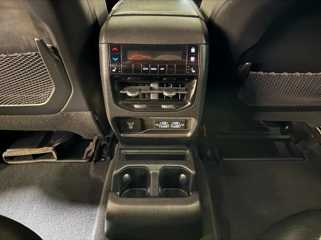 Used 2023 Jeep Grand Cherokee L Limited w/ Black Appearance Package AWD/4WD image 24