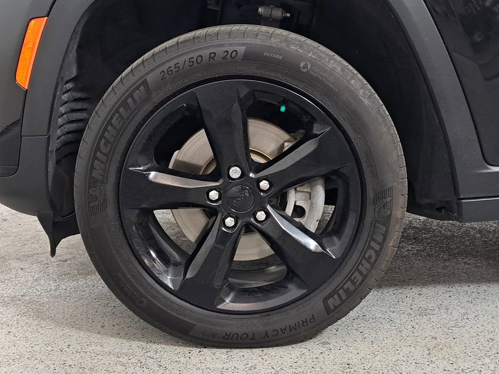 Used 2022 Jeep Grand Cherokee L Limited w/ Black Appearance Package image 8