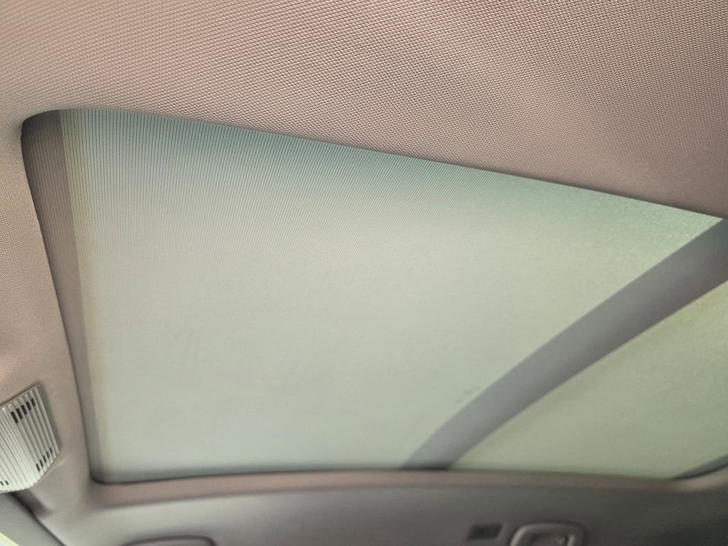 Used 2025 Volkswagen Atlas SEL image 17