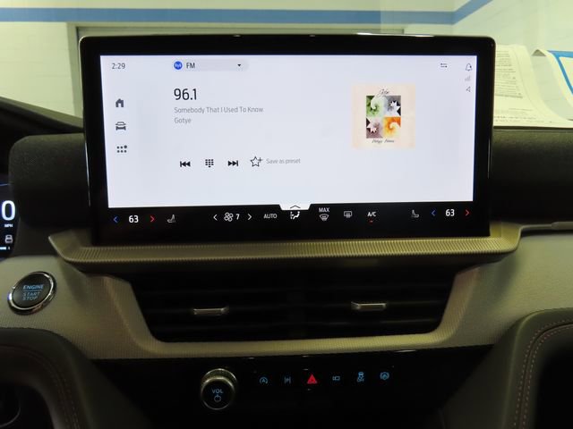 Used 2025 Ford Explorer Active image 24