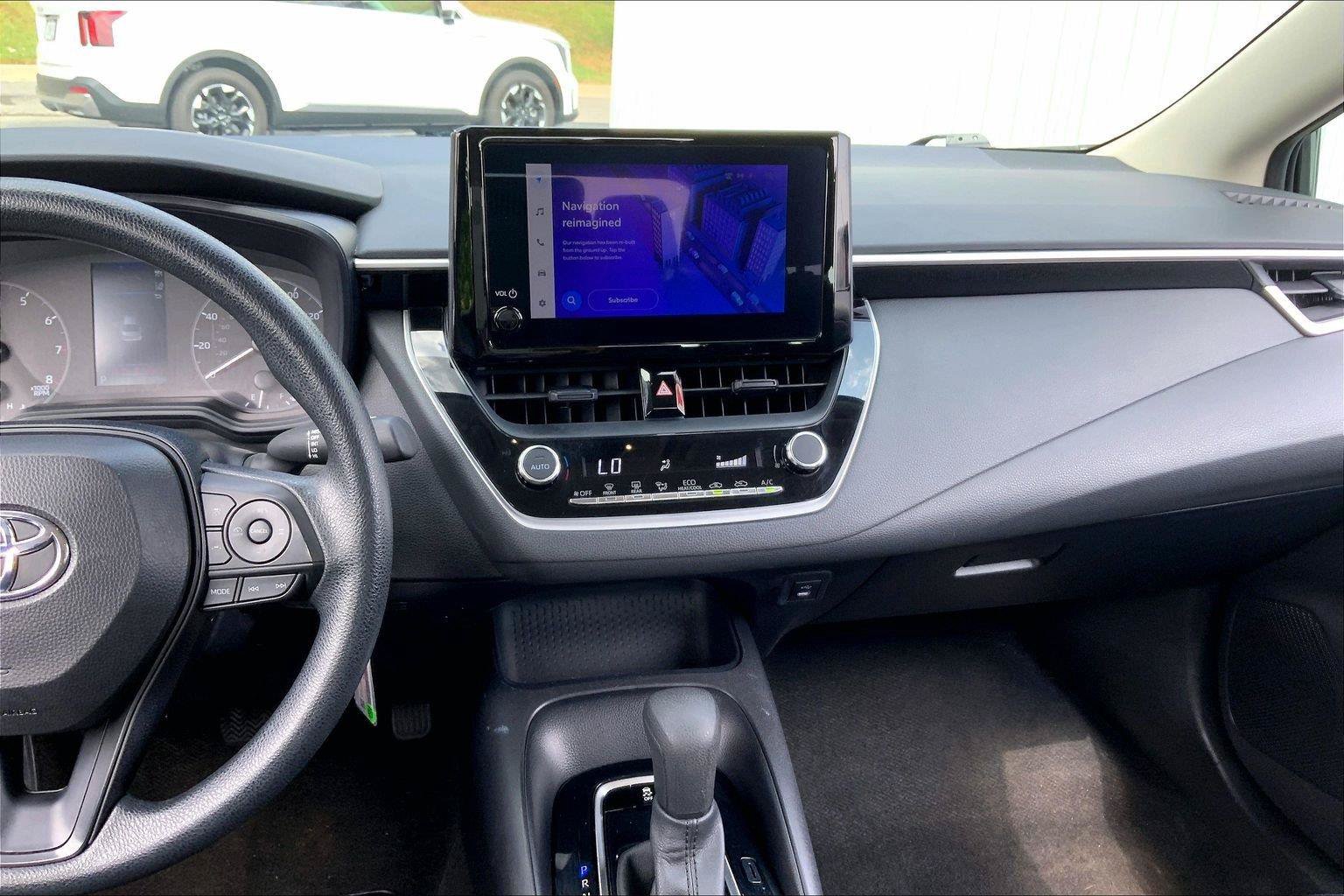 Used 2024 Toyota Corolla LE FWD image 6