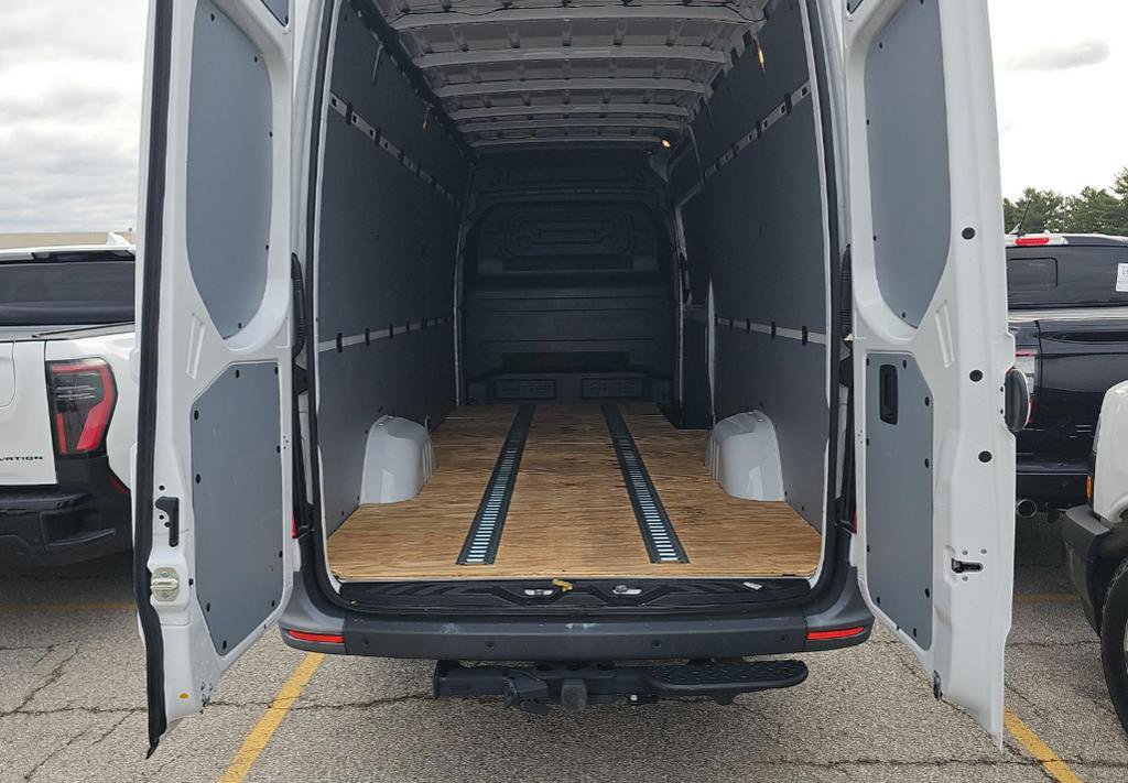 Used 2023 Mercedes-Benz Sprinter 2500 image 15