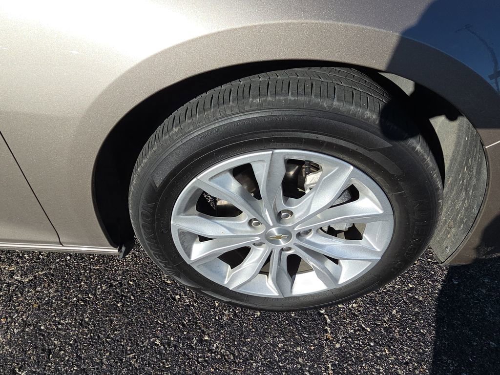 Used 2025 Chevrolet Malibu LT image 10