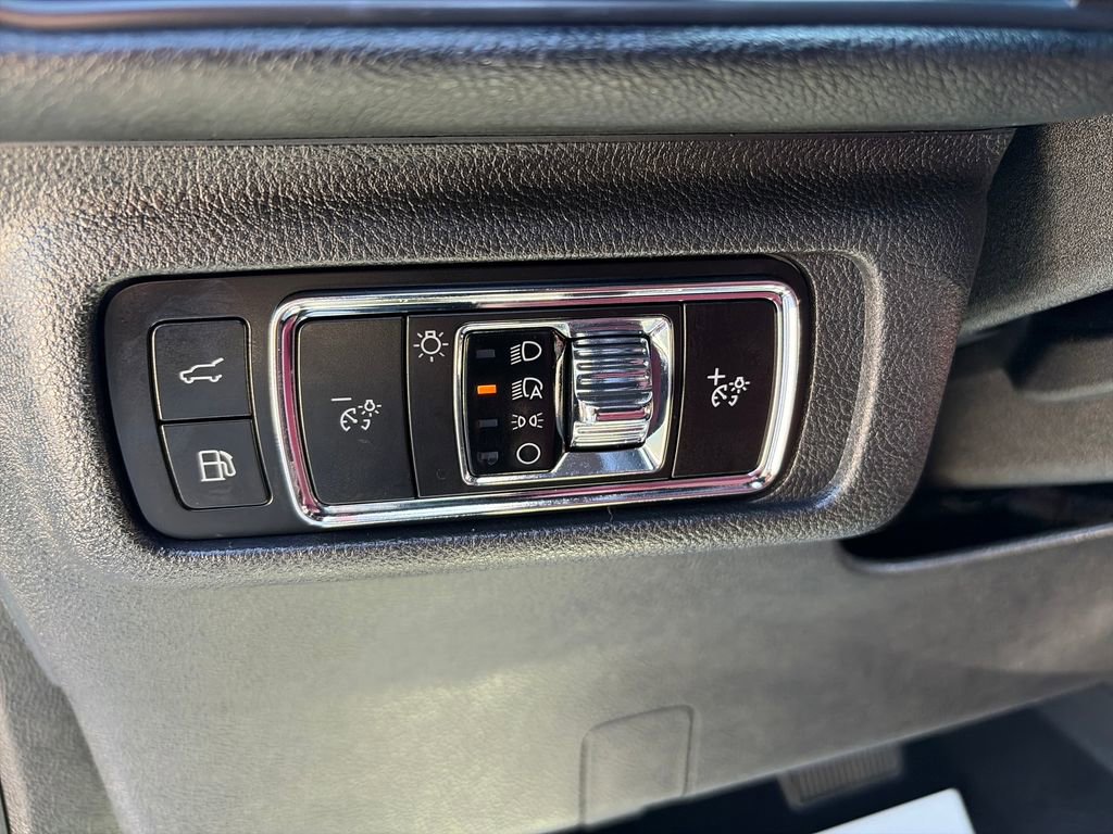 Used 2025 Lincoln Corsair Grand Touring image 18