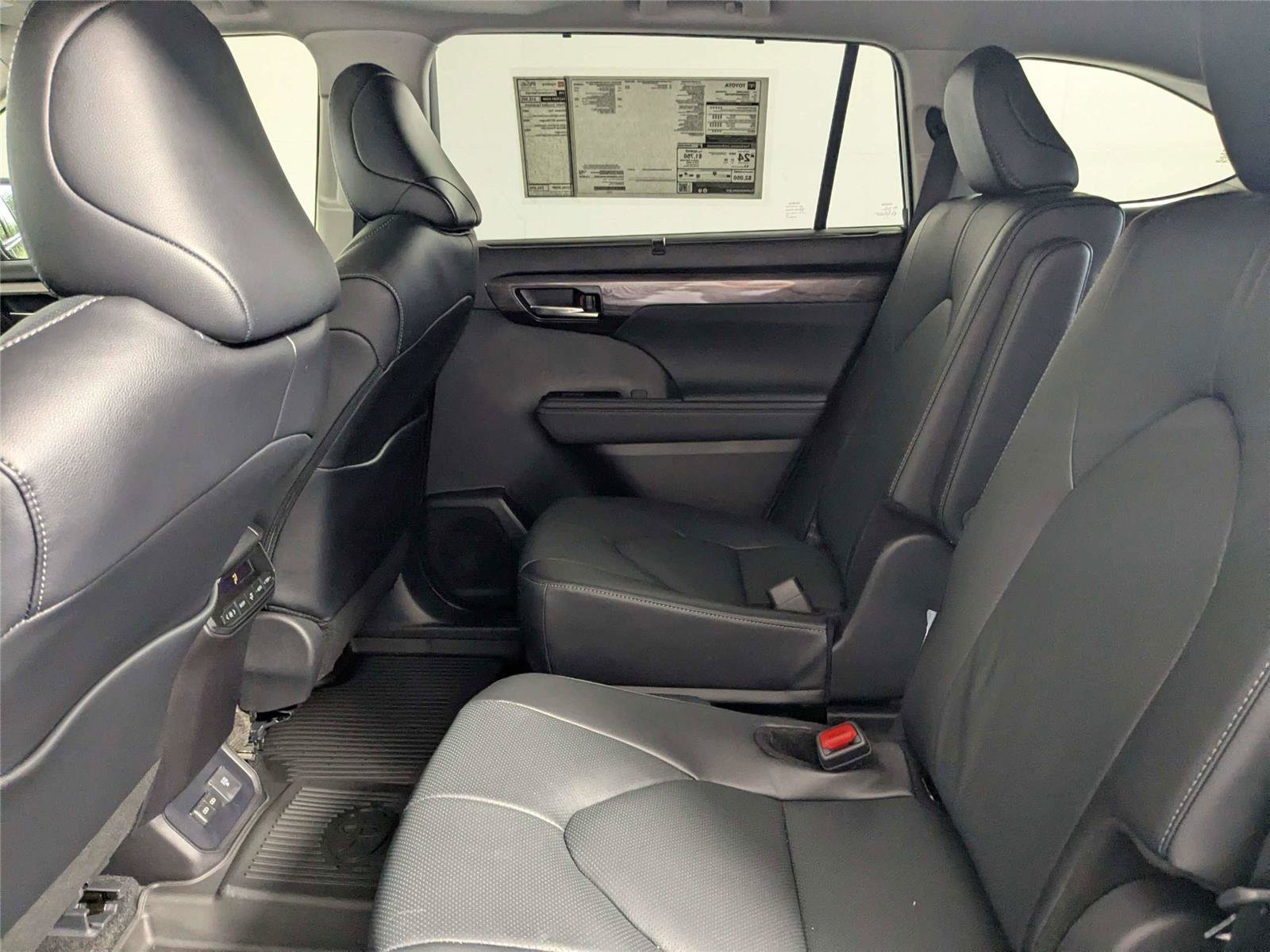 Certified 2026 Toyota Highlander Limited AWD/4WD image 23