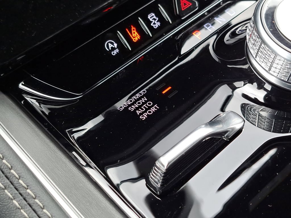 New 2026 Jeep Grand Wagoneer L 4WD image 10