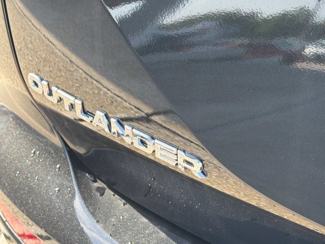 New 2026 Mitsubishi Outlander SE FWD image 14