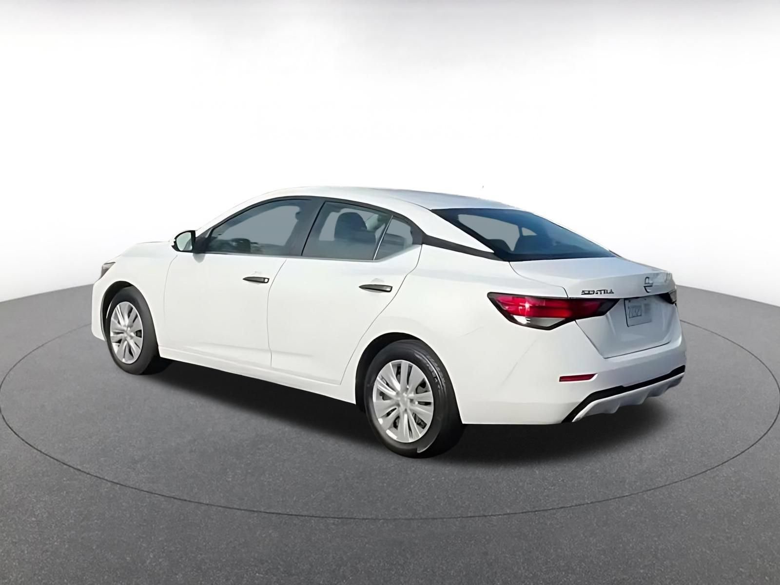 Used 2025 Nissan Sentra S FWD image 7