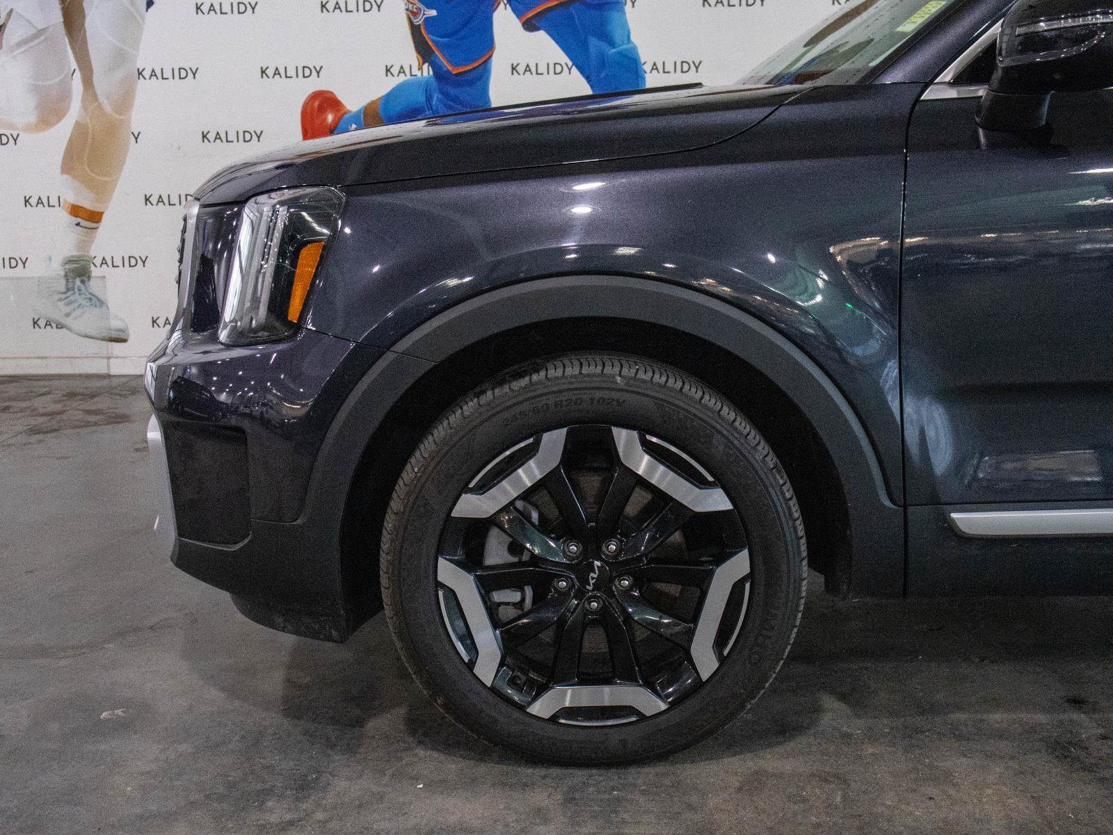 Used 2025 Kia Telluride S FWD image 17