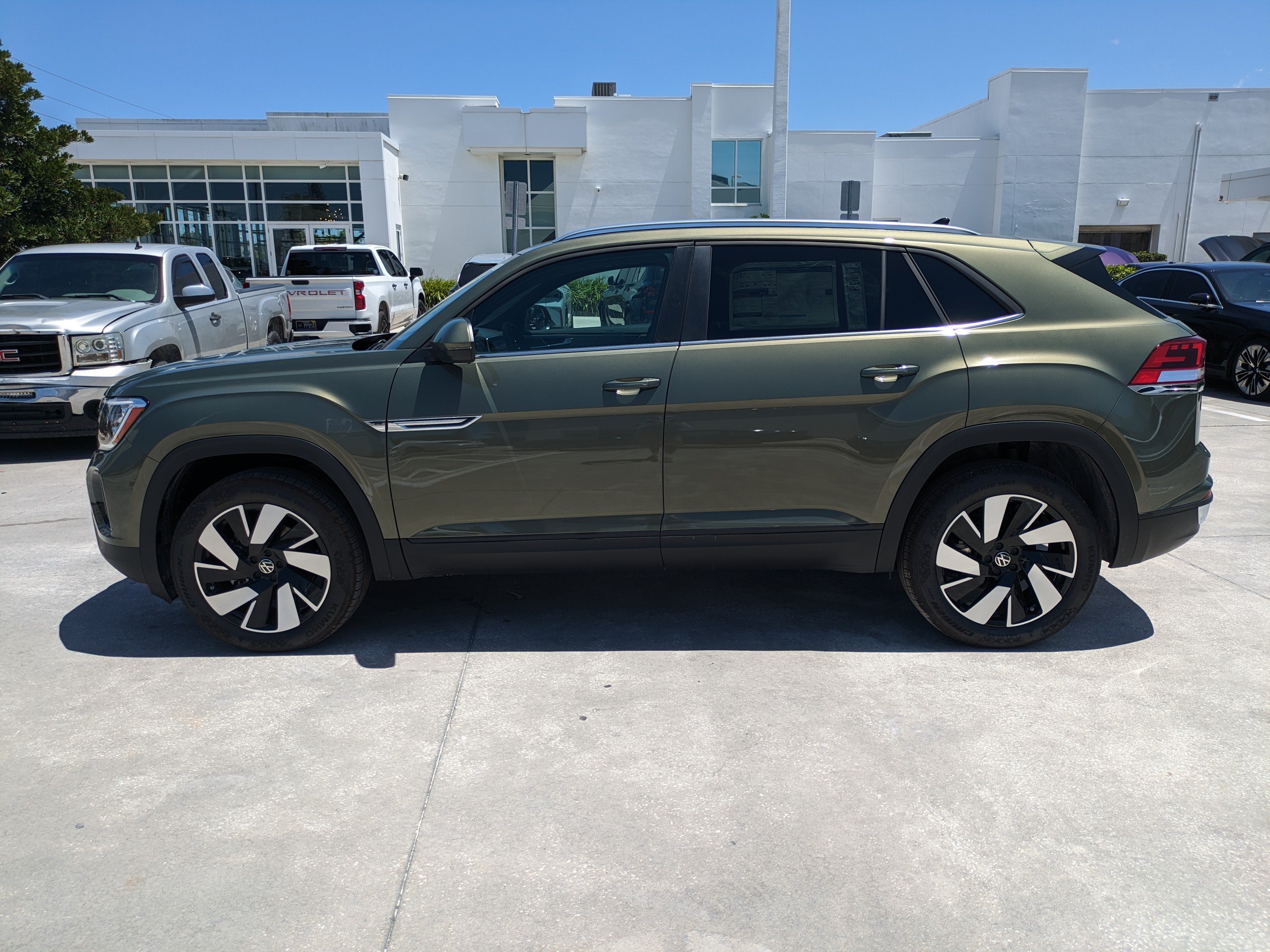 New 2026 Volkswagen Atlas Cross Sport SE FWD image 7
