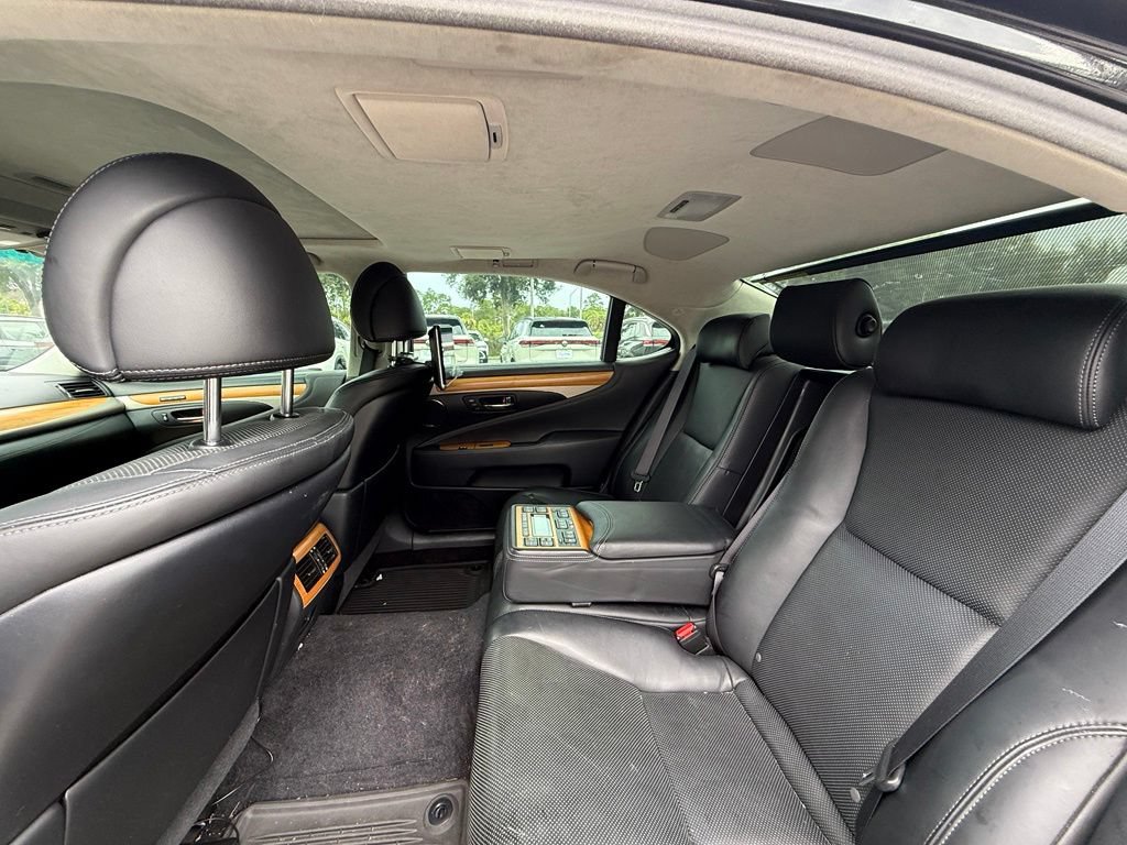 Used 2015 Lexus LS 460 L w/ Ultra Luxury Package AWD/4WD image 13