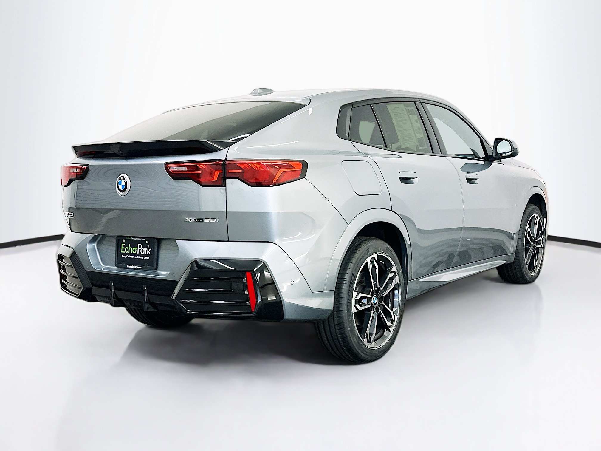 Used 2025 BMW X2 xDrive28i AWD/4WD image 9