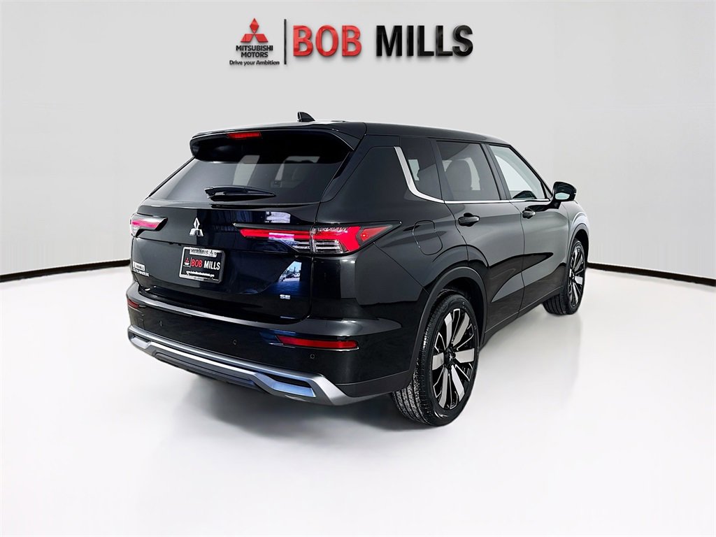 New 2025 Mitsubishi Outlander SE image 7