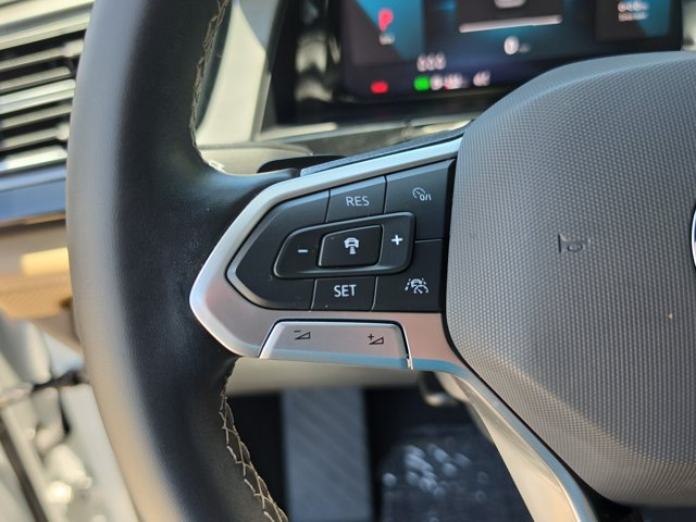 Used 2024 Volkswagen Atlas Cross Sport SE FWD image 30