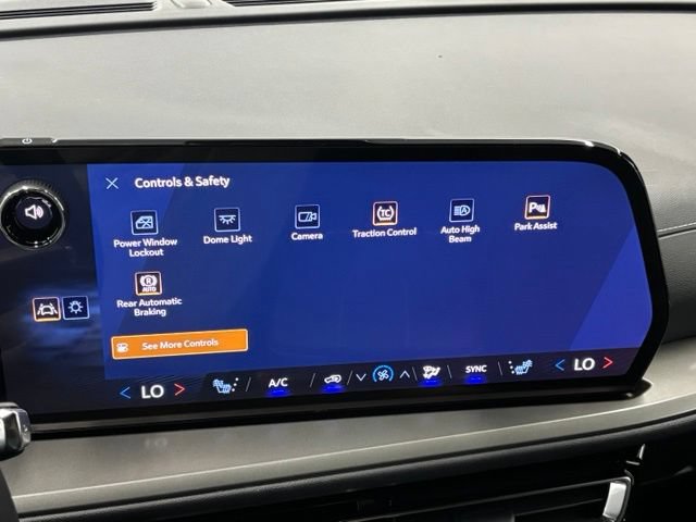 New 2027 Chevrolet Traverse LT w/ Driver Confidence Package FWD image 34