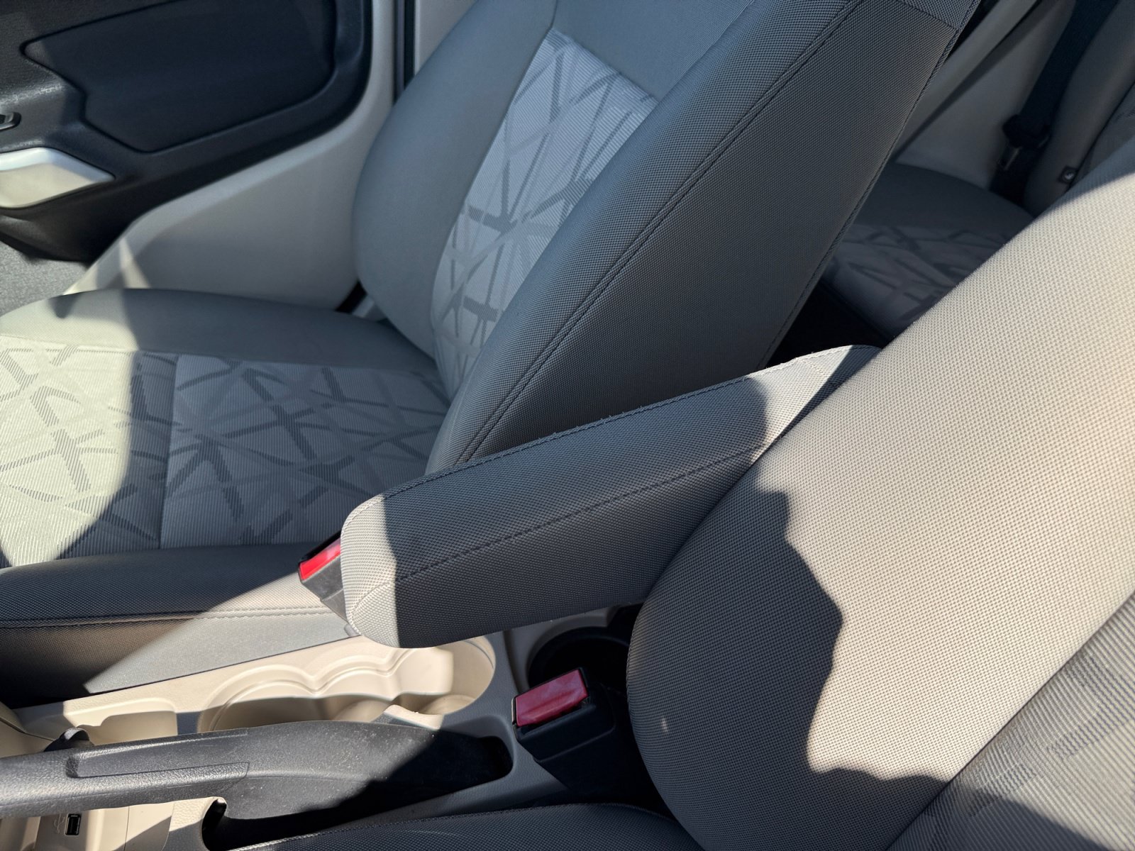 Used 2013 Ford Fiesta SE FWD image 14