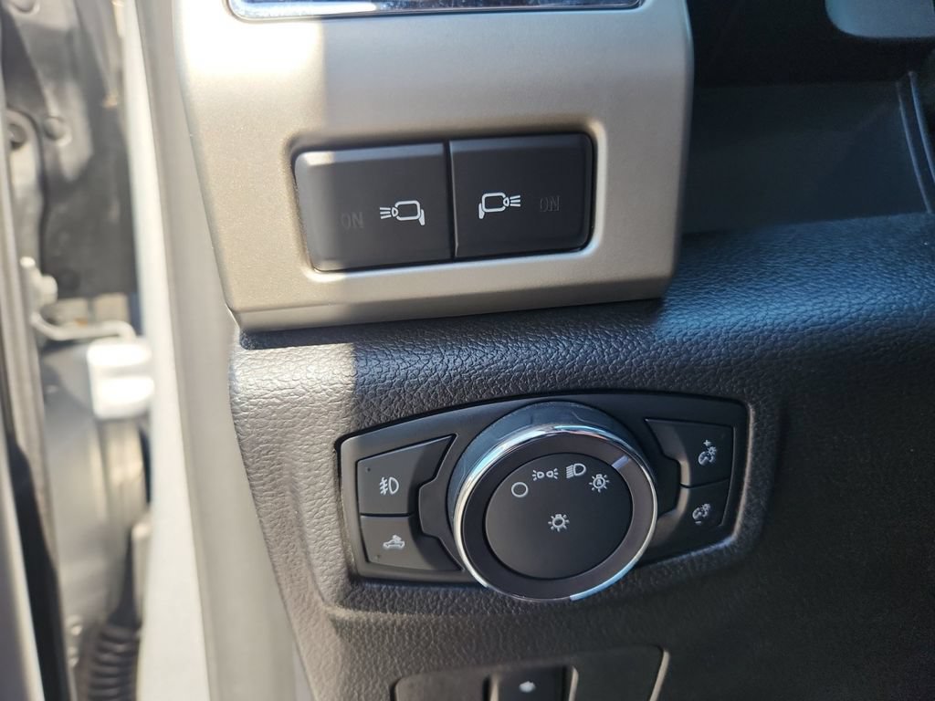 Used 2017 Ford F250 Lariat w/ Chrome Package AWD/4WD image 28