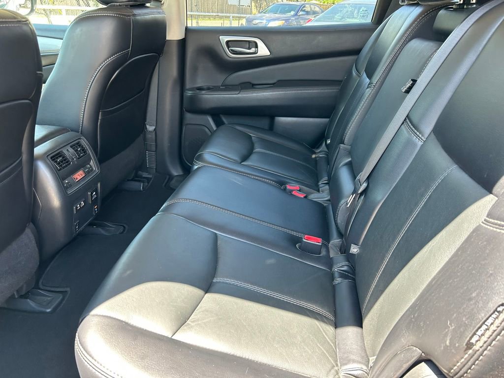 Used 2020 Nissan Pathfinder SL FWD image 17
