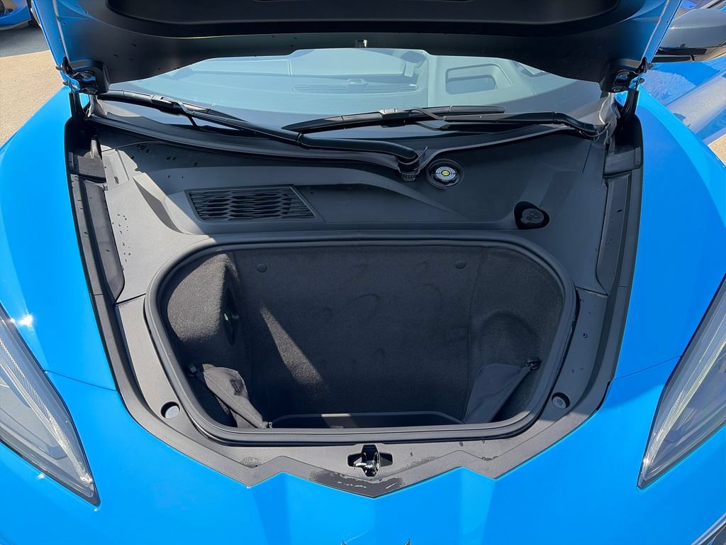 Used 2025 Chevrolet Corvette Stingray Preferred Cpe RWD image 28